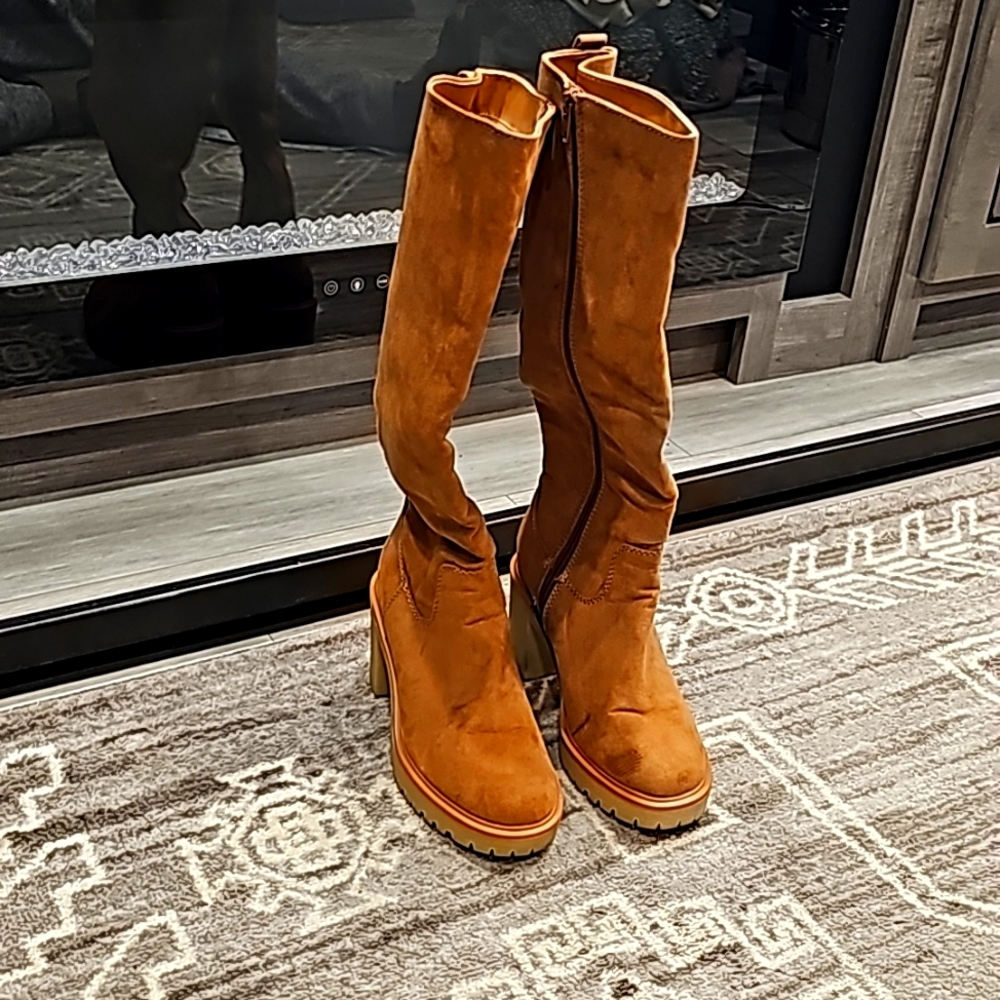 Brown Tall Chunky Boots Size 6